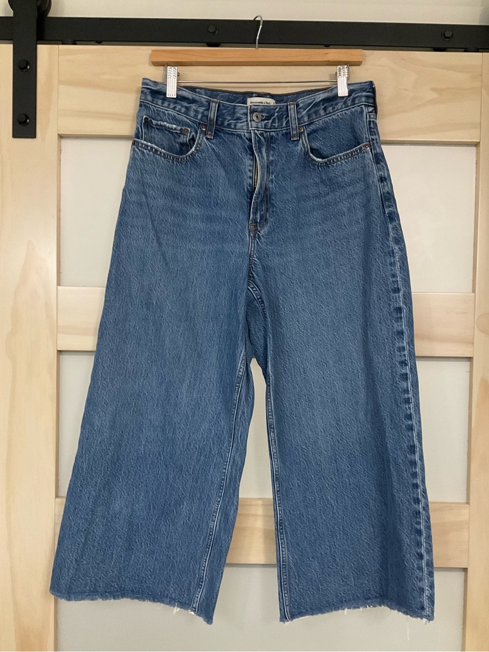Abercrombie The Crop Wide Leg High Rise Jeans 30 Short Raw Hem Cropped Wide Leg
